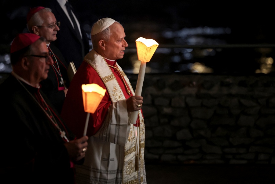 El papa León XIV llama a la Iglesia en Francia a 