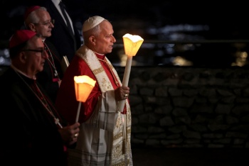 El papa Le&oacute;n XIV llama a la Iglesia en Francia a 