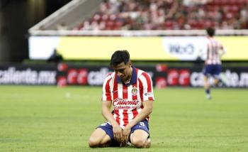 Chivas pierde en casa ante Quer&eacute;taro y termina racha de ocho partidos sin derrota