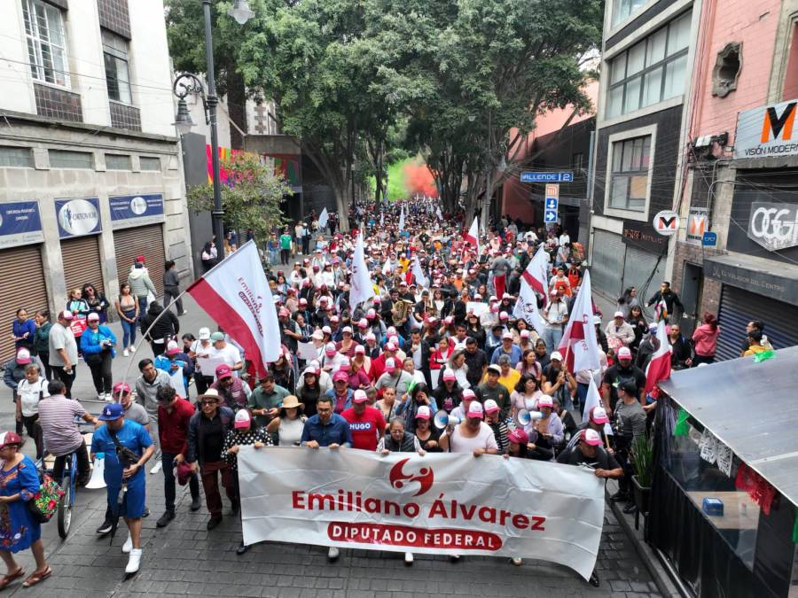 Emiliano &Aacute;lvarez acompa&ntilde;a a Claudia Sheinbaum en cierre de rendici&oacute;n de cuentas