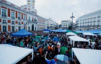Cientos acampan en Madrid contra la crisis de vivienda tras un desahucio