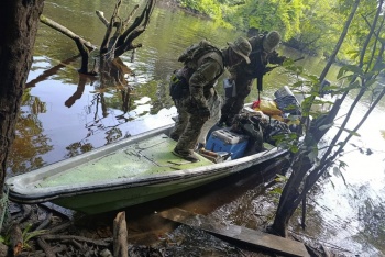 Militares y polic&iacute;as de Per&uacute; se enfrentan con disidentes de las FARC en frontera con Colombia
