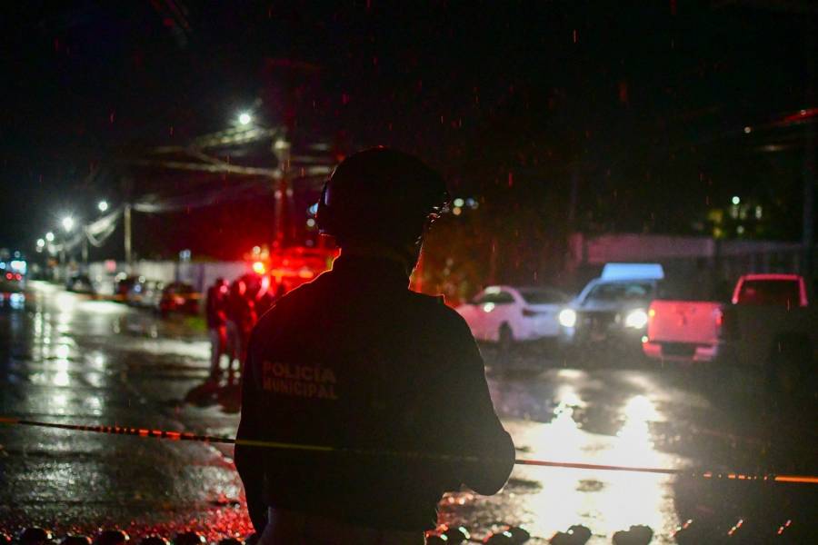 Lluvias intensas dejan dos muertos en Xalapa y provocan suspension de clases en 13 municipios de Veracruz