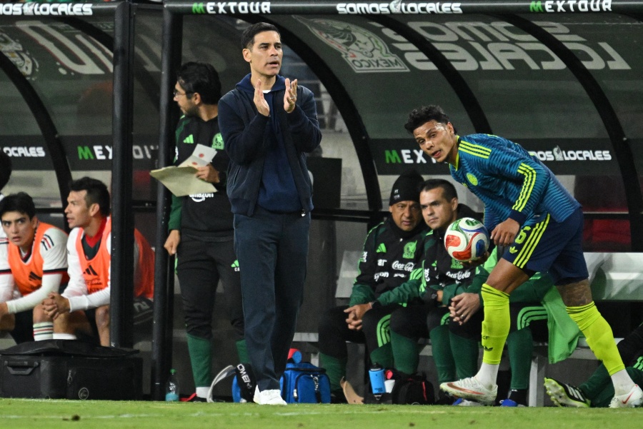 México de Rafa Márquez experimenta ante Perú y saca un deslucido empate 