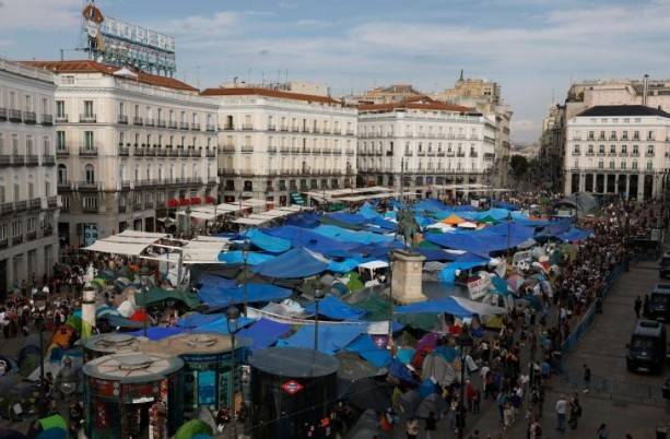 Gobierno de Espa&ntilde;a propone suspender desalojos hasta 2030 tras protestas por vivienda