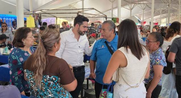 Dorantes busca firmas para exigir reembolso por medicamentos no entregados