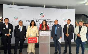 PRI entrega m&aacute;s de 22 mil firmas en el Senado para exigir desafuero de Enrique Inzunza por acusaciones en EE. UU.