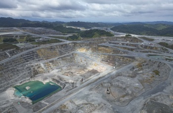 Una comisi&oacute;n gubernamental aconseja reactivar una pol&eacute;mica mina de cobre en Panam&aacute;