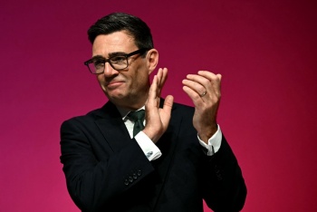 Primer ministro brit&aacute;nico afirma que regresar a la UE es una de sus opciones