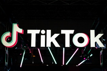 Corte japonesa dictamina que la voz humana est&aacute; protegida en caso sobre la IA de TikTok