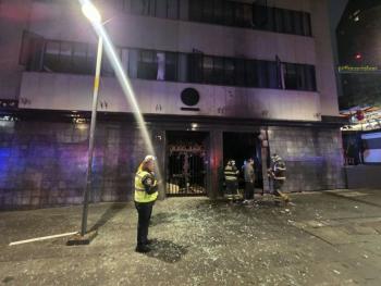 Explosi&oacute;n en edificio de avenida Ju&aacute;rez moviliza a servicios de emergencia en CDMX