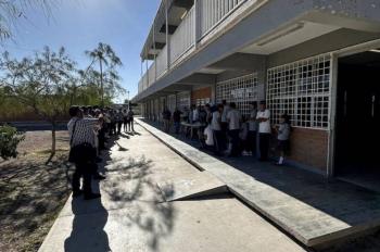 Ataque en secundaria de Torre&oacute;n deja una persona muerta y cuatro lesionadas