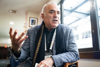 Opositor ruso Kasparov recibi&oacute; aviso de que su vida corre peligro