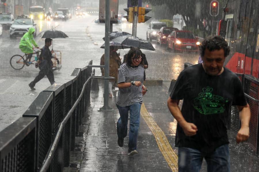 Lluvias fuertes y rachas de viento se esperan este viernes en CDMX