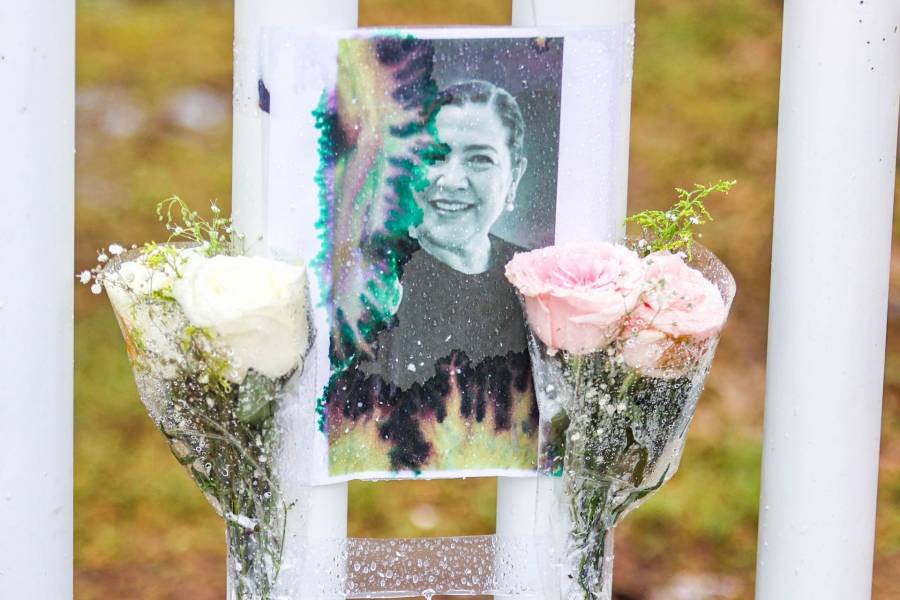 Pobladores de Torreón rinden homenaje a subdirectora fallecida en ataque a secundaria y solicitan donadores de sangre