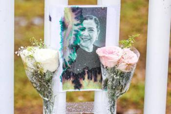 Pobladores de Torre&oacute;n rinden homenaje a subdirectora fallecida en ataque a secundaria y solicitan donadores de sangre