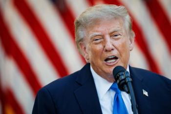 Trump publica el n&uacute;mero de un senador republicano para presionar por reforma al horario de verano