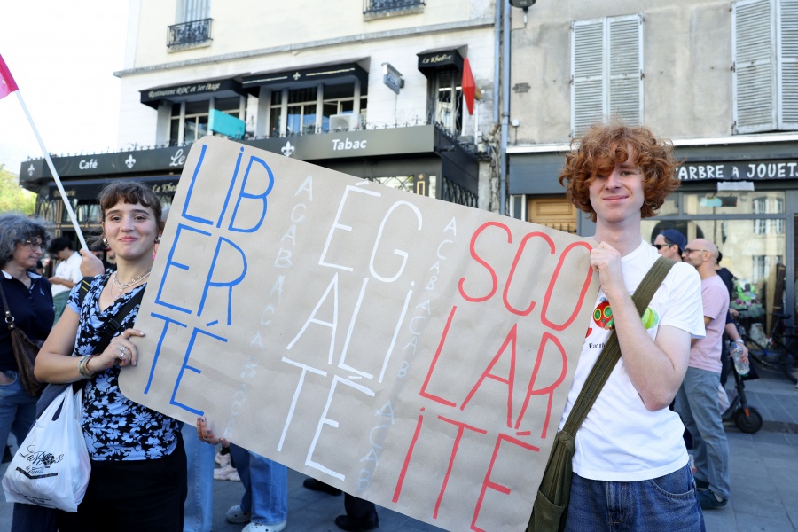 Entre 400 y 500 liceos franceses suspenderán las clases por motivos de seguridad