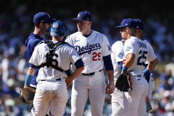 Los campeones Dodgers comienzan ganando en playoffs; Rays dominan a Yankees