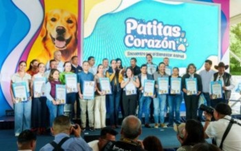 Gobernadora de Guanajuato firma pacto de bienestar animal con 10 compromisos