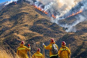 Un incendio que amenaza principal v&iacute;a de acceso a Machu Picchu causa un muerto