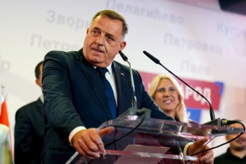 L&iacute;der serbobosnio Dodik reclama victoria electoral de su partido y agradece a Trump y Putin