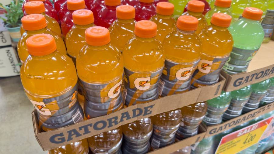 Gatorade retira más de 122 mil cajas de bebidas en EU por error de etiquetado, informa la FDA