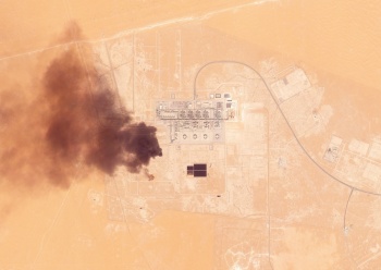 Nuevo ataque paraliza el oleoducto Este-Oeste de Arabia Saudita