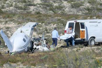 Avioneta se desploma en Ixtl&aacute;n del R&iacute;o y mueren dos tripulantes