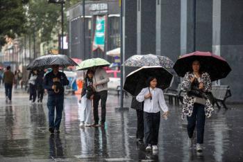 Lluvias y altas temperaturas mantienen en alerta a Protecci&oacute;n Civil en varios estados