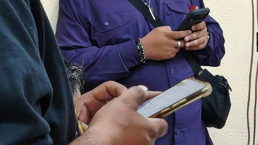 CRT suspende maacutes de 22 millones de liacuteneas moacuteviles por incumplir registro obligatorio habraacute nueva depuracioacuten