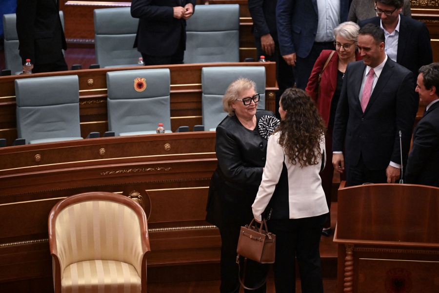 Kosovo aprueba cambios al tribunal de crímenes de guerra para evitar elecciones anticipadas
