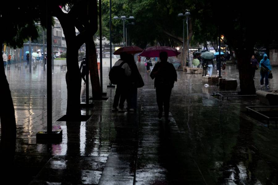Continúan las lluvias fuertes, con actividad eléctrica y posible caída de granizo, principalmente al sur de la ciudad