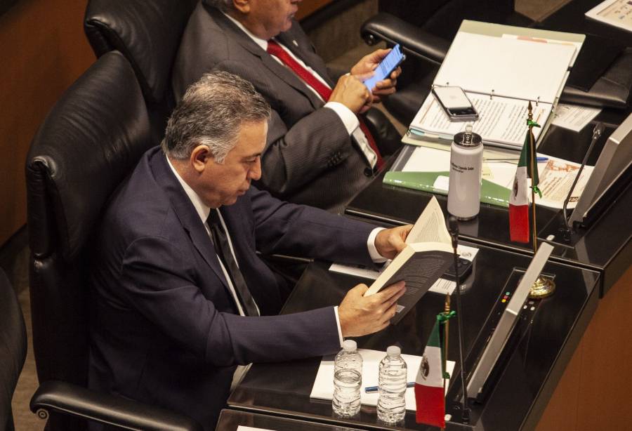Enrique Inzunza entrega informe en el Senado tras meses de ausencia y en medio de señalamientos en su contra