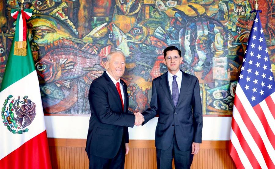 México y Estados Unidos revisan agenda bilateral en reunión entre Roberto Velasco y el embajador Ron Johnson