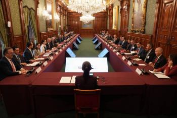 Sheinbaum recibe a empresarios de EU junto al embajador Ronald Johnson