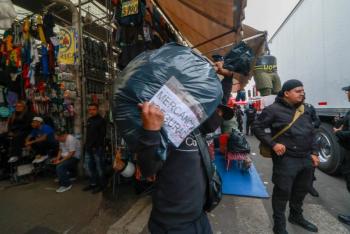 Aseguran m&aacute;s de 9 mil piezas de ropa deportiva ap&oacute;crifa en Tepito