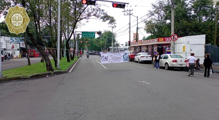Policía Metropolitana interviene para liberar vialidades bloqueadas por protestas de trabajadores del IMSS en CDMX