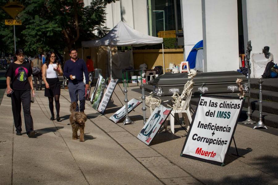 Bloqueos de trabajadores del IMSS afectan vialidades de CDMX y Edomex este viernes