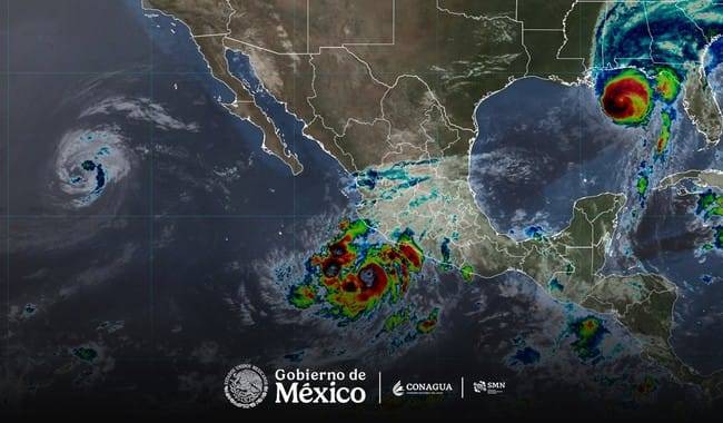 Activan alerta meteorologica por el impacto del huracan Simon categoria 4 en las costas de Colima y Michoacan