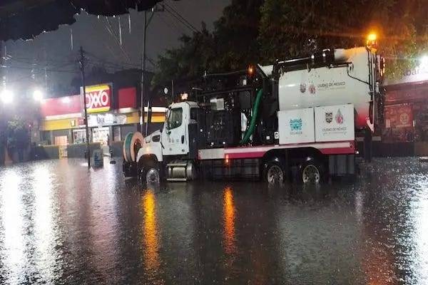 Mantiene Gobierno capitalino Plan Tlaloque 2.0; atendió 100 por ciento encharcamientos registrados por lluvias de las últimas 24 horas