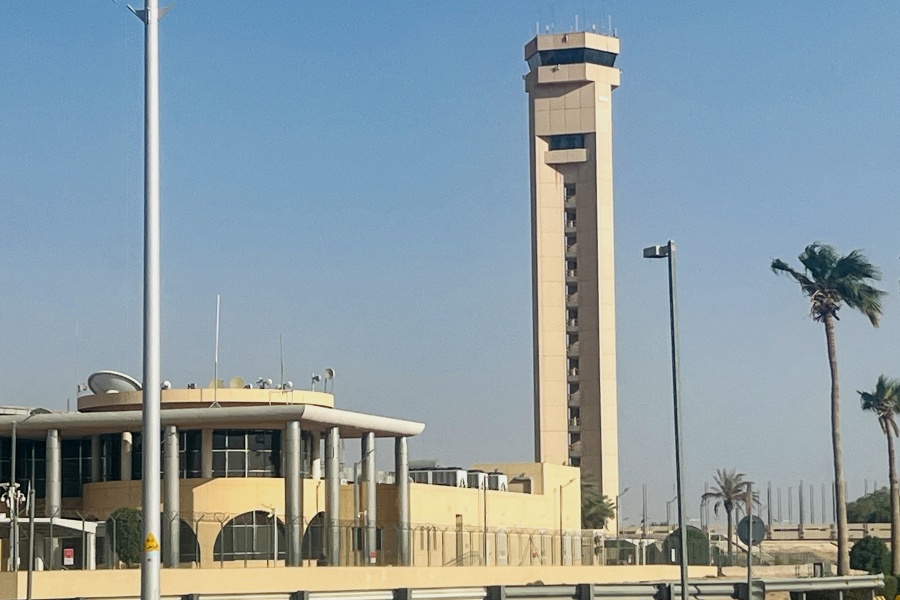 Las operaciones en el aeropuerto de Riad siguen suspendidas