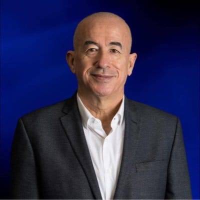 Éctor Jaime acusa crisis en el sistema de salud y señala fallas en abasto de medicamentos