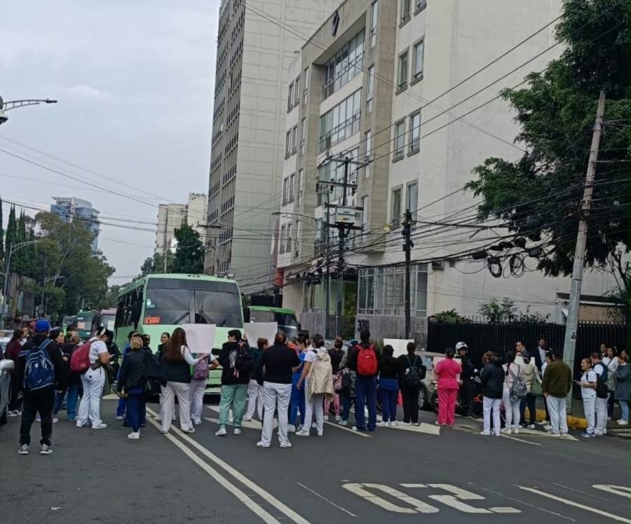 Presidenta asegura que hay avances en salud y pide atender demandas legítimas