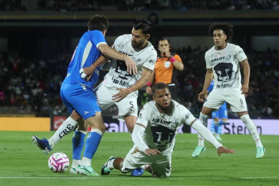 Pumas empata ante Cruz Azul en un partido con seis goles en Ciudad Universitaria 