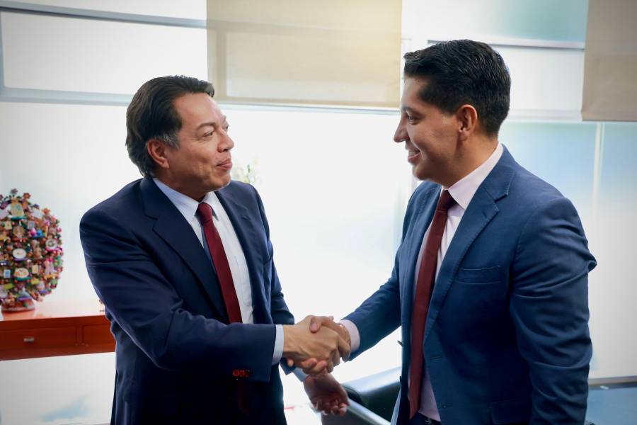 Senado avanza reforma para regular el uso de celulares en escuelas; impulsan alfabetización digital y bienestar estudiantil