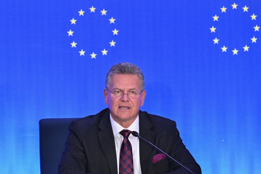 La UE limitará a 350.000 al año las importaciones de vehículos híbridos chinos 