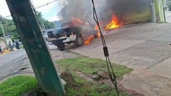 Bloqueos e incendios de veh&iacute;culos generan tensi&oacute;n en Totoloapan; autoridades despliegan operativo de seguridad en Morelos