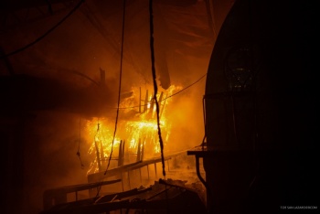 Un incendio arrasa el mercado cubierto m&aacute;s antiguo de Par&iacute;s