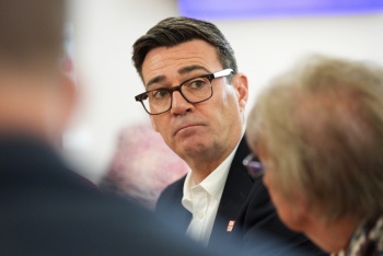 Andy Burnham acusa a Rusia de injerencia durante el refer&eacute;ndum del Brexit en 2016